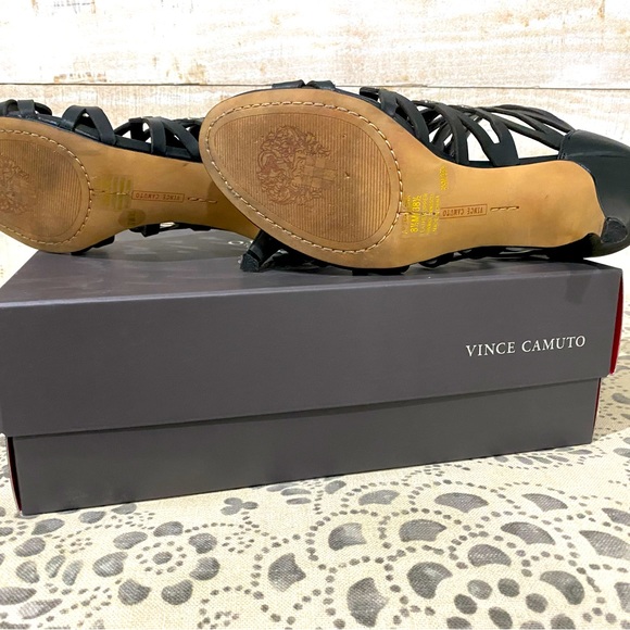 EUC Vince Camuto Black Leather Heels size 8 1/2 - Picture 7 of 7